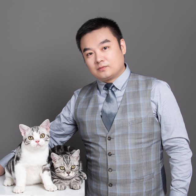 皇家ICE精英裁判、皇家签约讲师及美国短毛猫繁育者 熊艾伦