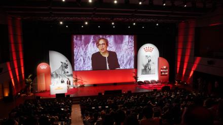 全球宠物体重危机敲响警钟，皇家国际兽医研讨会揭秘科学养宠新路径